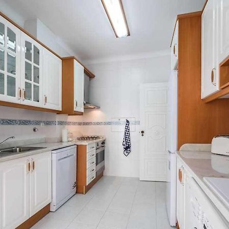 Apart Lisboa Confortavel 2 Quartos Com Terraco Odivelas  Bagian luar foto