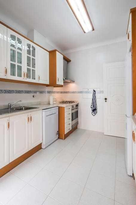 Apart Lisboa Confortavel 2 Quartos Com Terraco Odivelas  Bagian luar foto