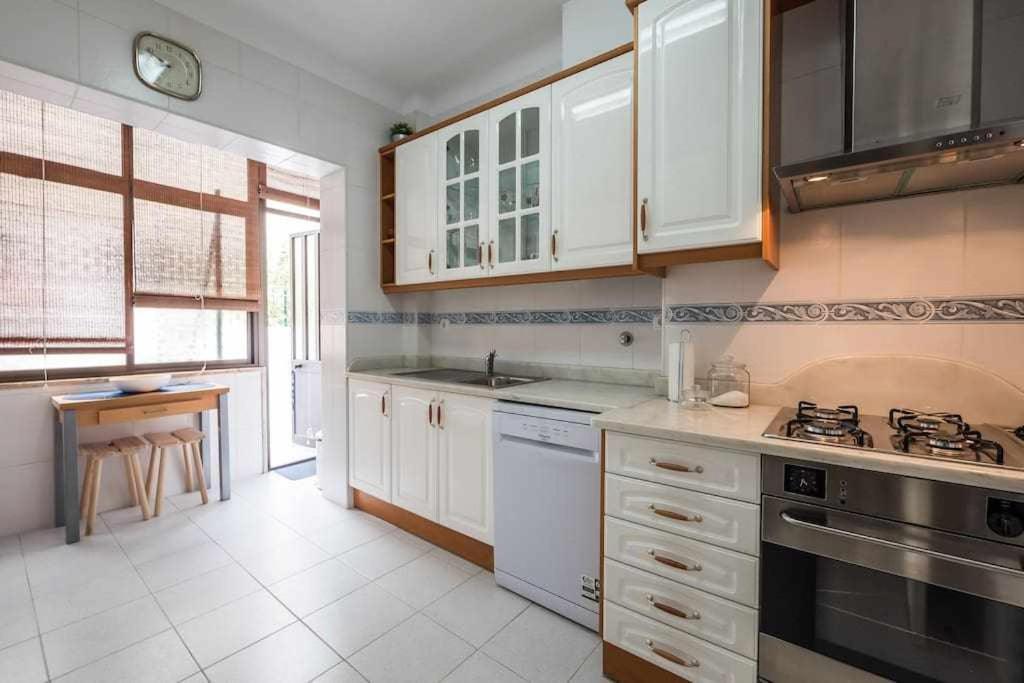 Apart Lisboa Confortavel 2 Quartos Com Terraco Odivelas  Bagian luar foto