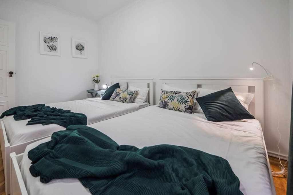 Apart Lisboa Confortavel 2 Quartos Com Terraco Odivelas  Bagian luar foto