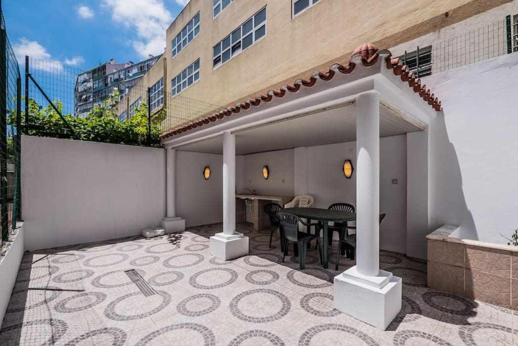 Apart Lisboa Confortavel 2 Quartos Com Terraco Odivelas  Bagian luar foto