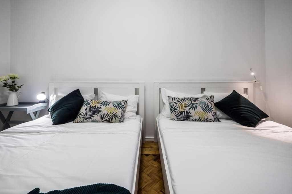 Apart Lisboa Confortavel 2 Quartos Com Terraco Odivelas  Bagian luar foto