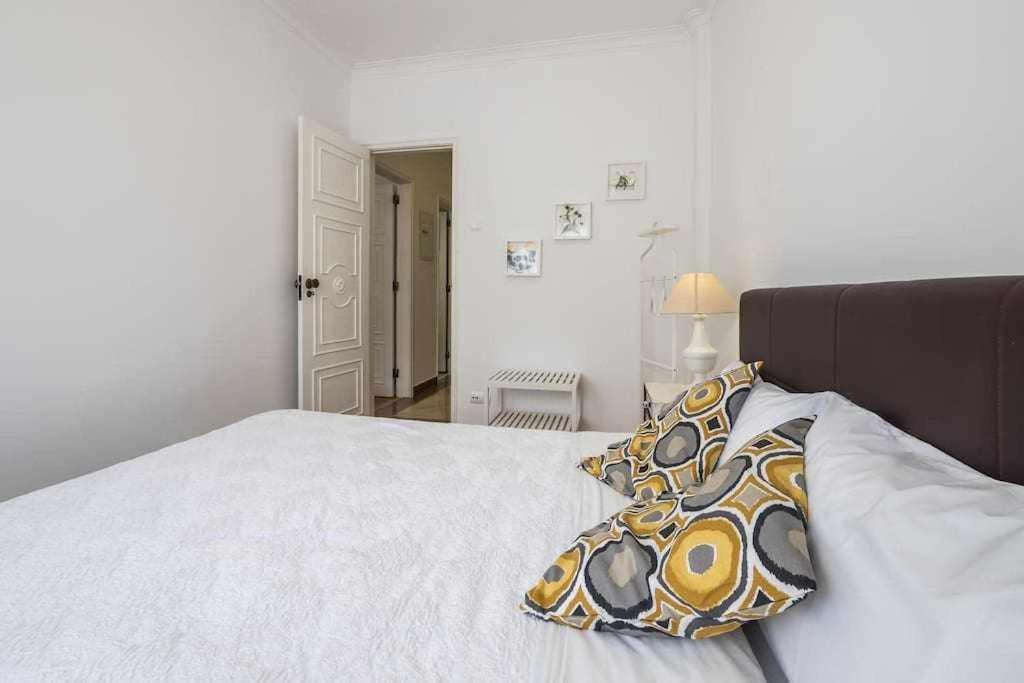 Apart Lisboa Confortavel 2 Quartos Com Terraco Odivelas  Bagian luar foto