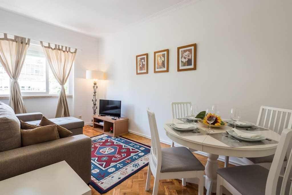 Apart Lisboa Confortavel 2 Quartos Com Terraco Odivelas  Bagian luar foto